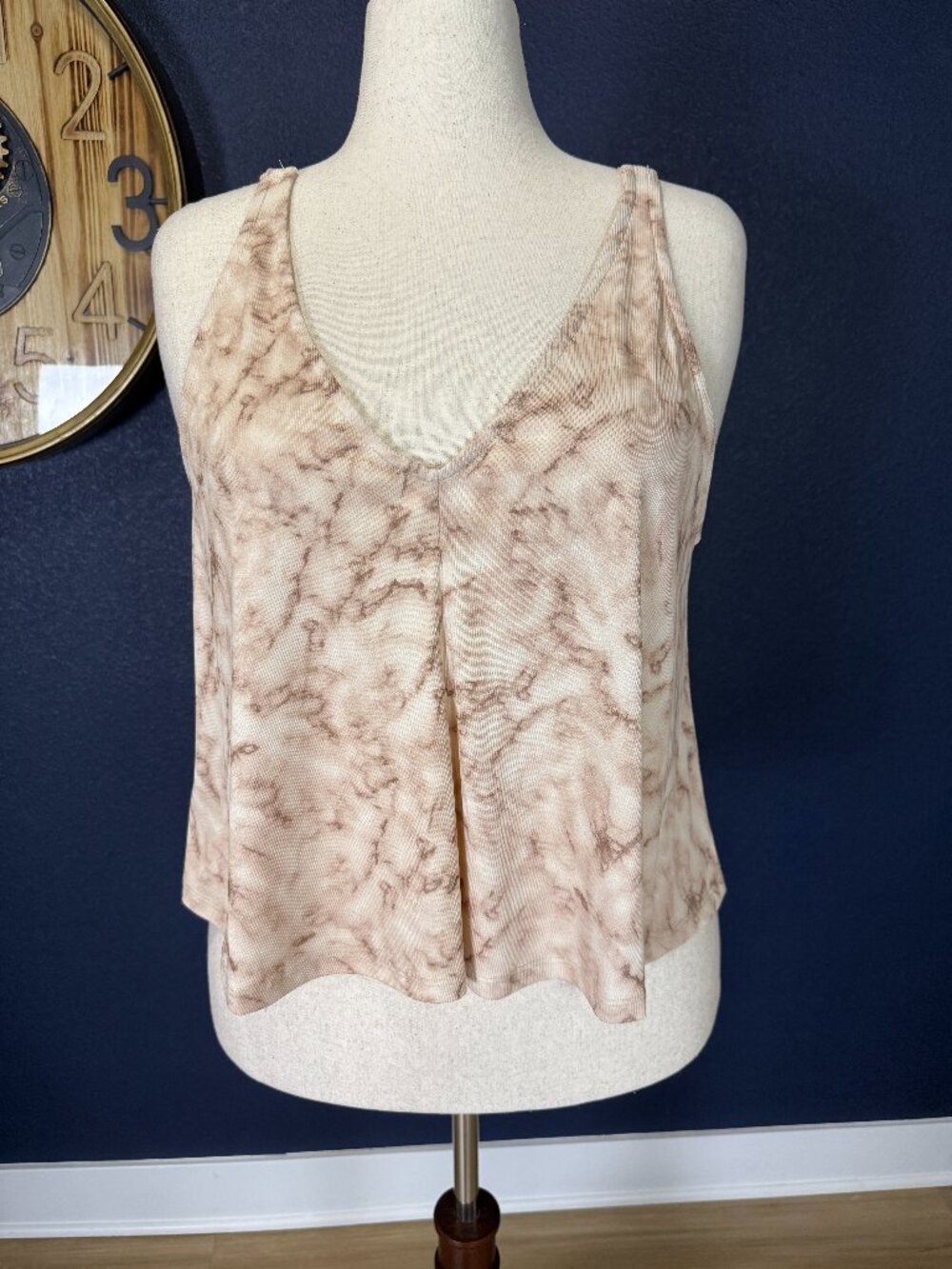 Grade & Gather NWT Abi Marble Print Cream Ribbed V-Neck Sleeveless Tank | M